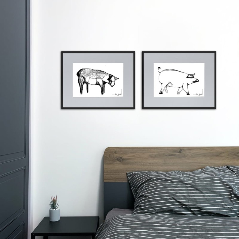 Autorska grafika nr 75 - owca, oprawiona w czarną, aluminową ramę i grafitowe passe partout, symbol wege