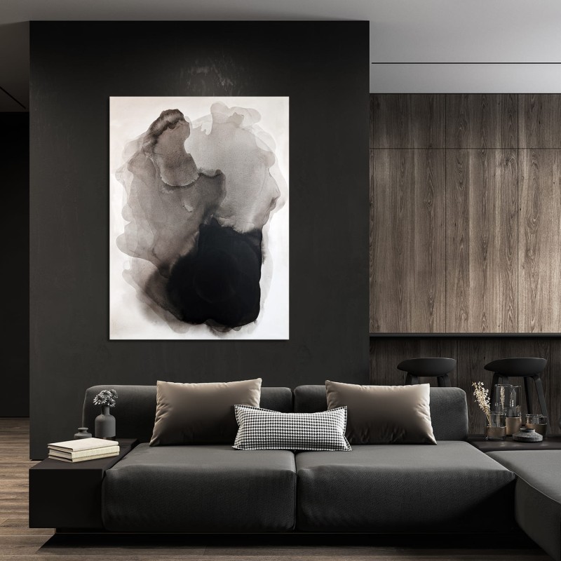 Obraz w formacie 110x150cm, prezentuje organiczną, amorficzną formę zbudowaną z nakładających się warstw sepii oraz grafitowo-czarnego pigmentu rozpływającego się na jasnym tle idealny do salonu lub sypialni